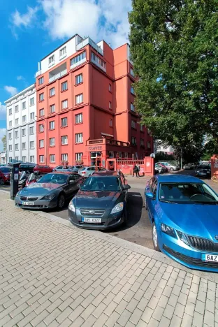 Pronájem bytu 1+kk, Praha - Holešovice, Tusarova, 30 m2