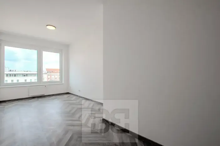 Pronájem bytu 2+kk, Praha - Vysočany, Střídavá, 56 m2