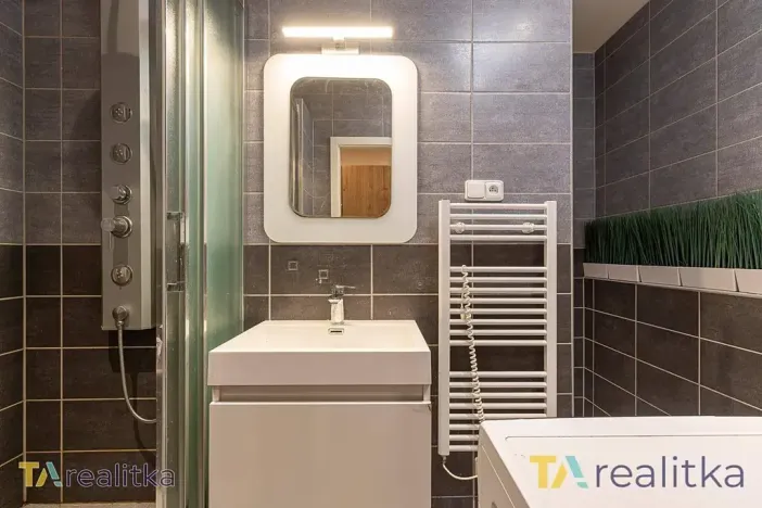 Prodej bytu 3+1, Orlová, Adamusova, 65 m2