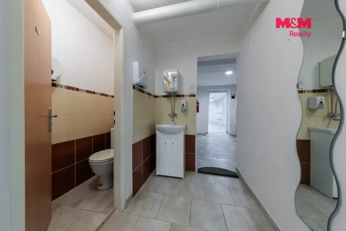 Prodej obchodního prostoru, Karlovy Vary - Drahovice, Vítězná, 147 m2