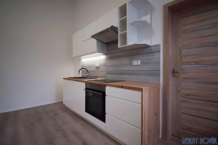 Pronájem bytu 2+kk, Teplice, Českobratrská, 42 m2