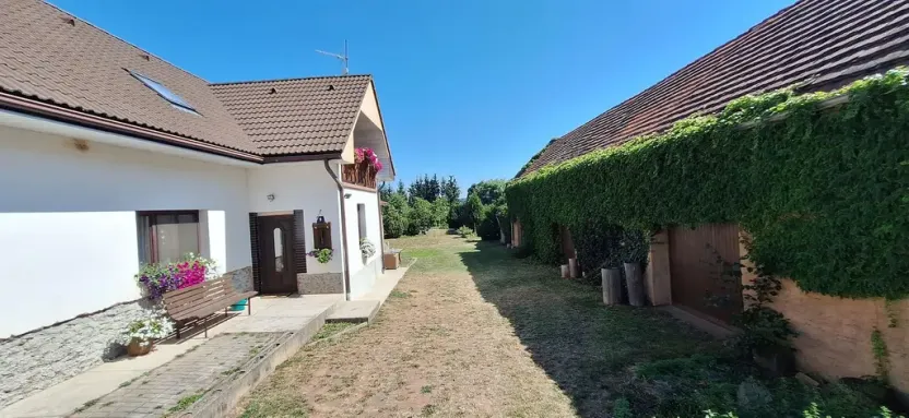 Prodej rodinného domu, Lhotka u Radnic, 208 m2