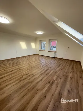 Pronájem bytu 1+kk, Kladno - Kročehlavy, Kročehlavská, 35 m2