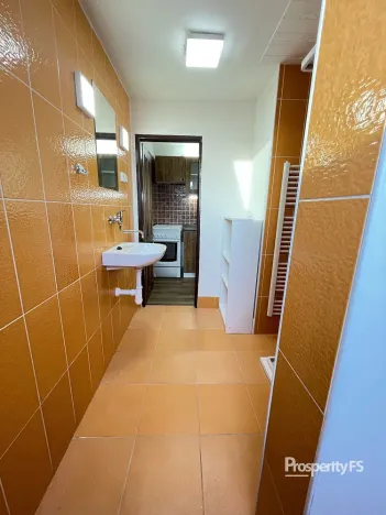 Pronájem bytu 1+kk, Kladno - Kročehlavy, Kročehlavská, 35 m2
