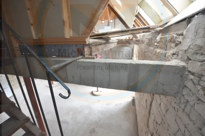 Pronájem komerční, Hrobce, 130 m2