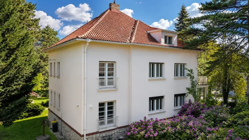 Pronájem kanceláře, Říčany - Strašín, Kaštanová, 250 m2