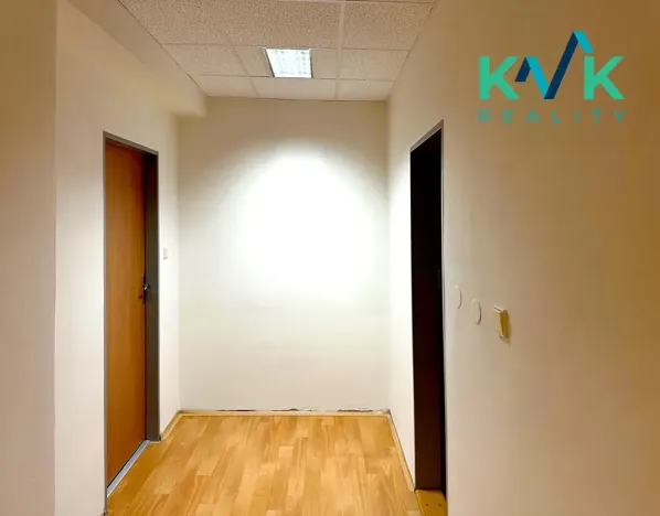 Pronájem obchodního prostoru, Ostrov, Hlavní třída, 160 m2