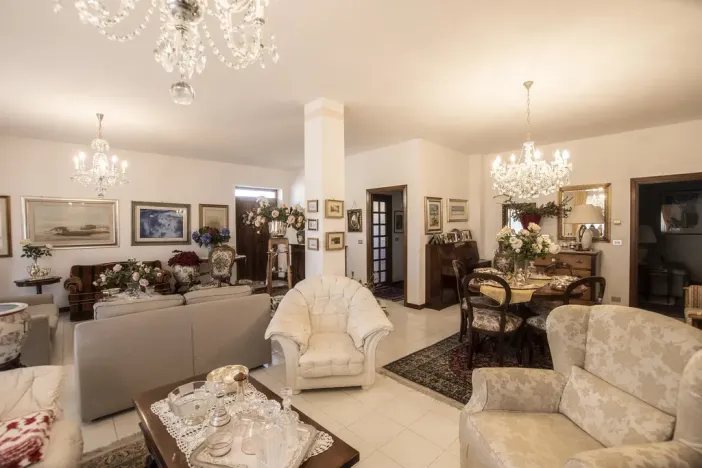 Prodej rodinného domu, Santa Maria Coghinas, Sardinie, Itálie, 450 m2