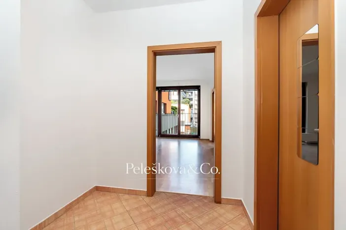 Prodej bytu 2+kk, Praha - Holešovice, Na Maninách, 52 m2