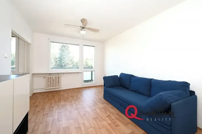 Pronájem bytu 3+1, Praha - Prosek, Veltruská, 60 m2