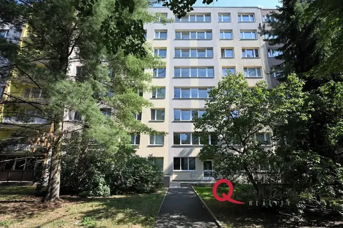 Pronájem bytu 3+1, Praha - Prosek, Veltruská, 60 m2