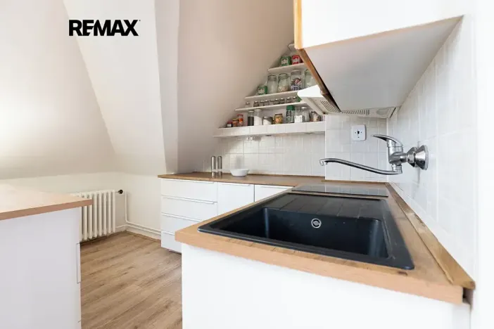 Prodej vícegeneračního domu, Praha - Vokovice, Půlkruhová, 385 m2