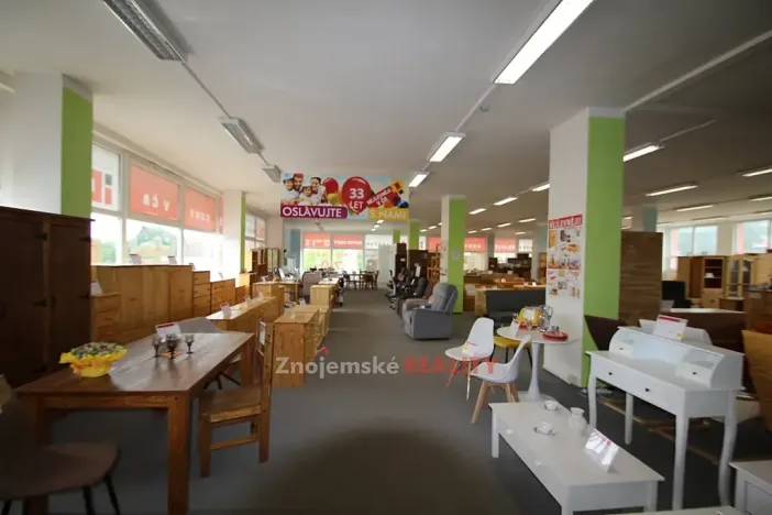 Pronájem obchodního prostoru, Znojmo, Vídeňská třída, 130 m2