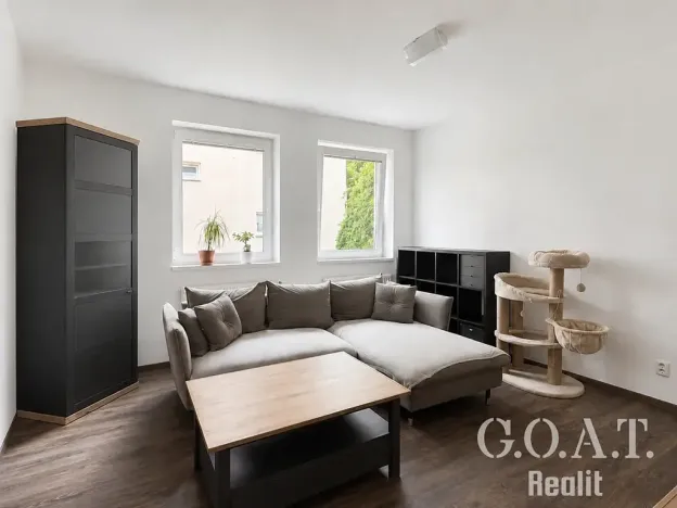 Prodej bytu 2+kk, Praha - Újezd nad Lesy, Oplanská, 56 m2