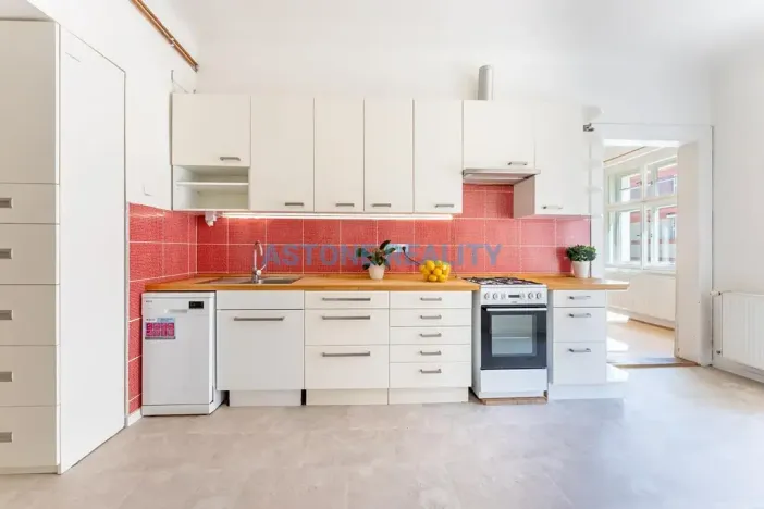 Prodej bytu 3+1, Praha - Vinohrady, Čáslavská, 85 m2