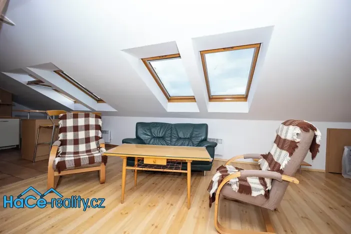 Pronájem bytu 2+kk, Hradec Králové, Ke Splavu, 70 m2