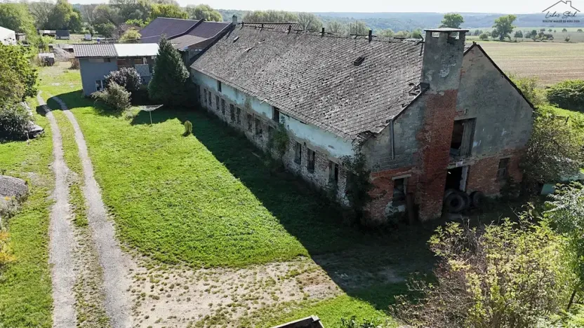 Prodej obchodního prostoru, Střemy, 1200 m2