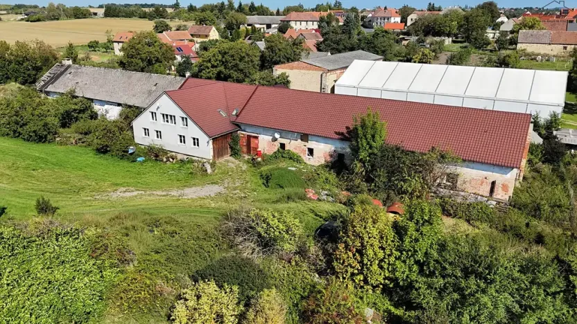 Prodej komerčního pozemku, Střemy, 7651 m2