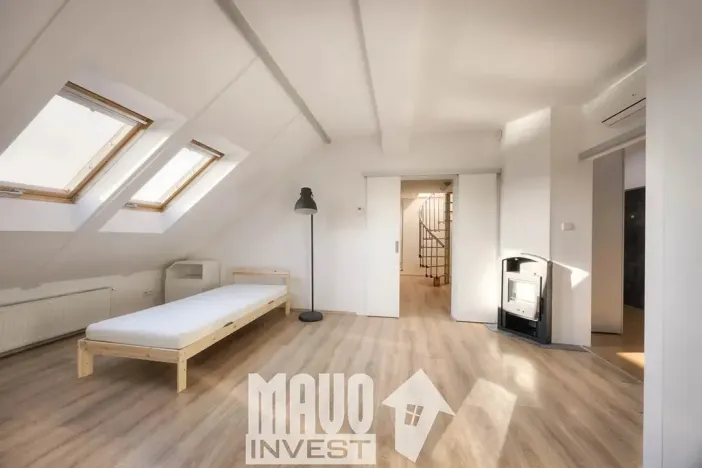 Pronájem atypického bytu, Praha - Smíchov, Hořejší nábřeží, 56 m2