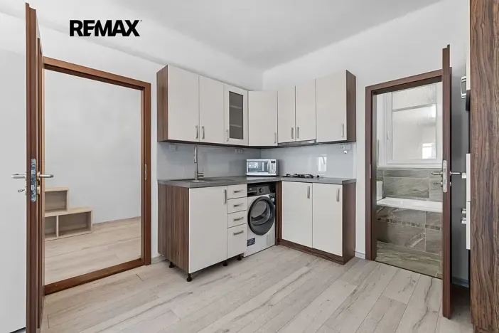 Pronájem bytu 2+kk, Plzeň, Koterovská, 36 m2