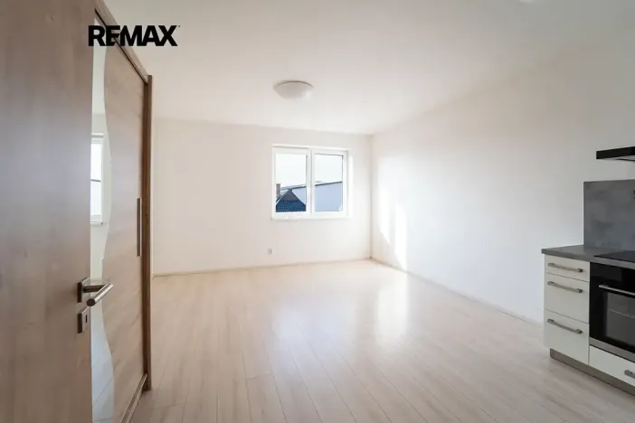 Pronájem bytu 1+kk, Beroun, Vinařská, 33 m2