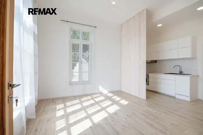 Prodej bytu 1+kk, Vráž, Nad Loděnicí, 28 m2