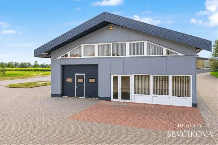 Pronájem obchodního prostoru, Hradec Králové, Vlčkovická, 700 m2
