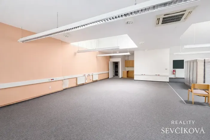Pronájem komerční nemovitosti, Hradec Králové, Zemědělská, 695 m2