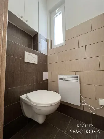 Pronájem bytu 1+kk, Hradec Králové, Bidlova, 30 m2