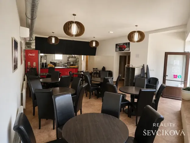 Pronájem restaurace, Pardubice, Okrajová, 144 m2