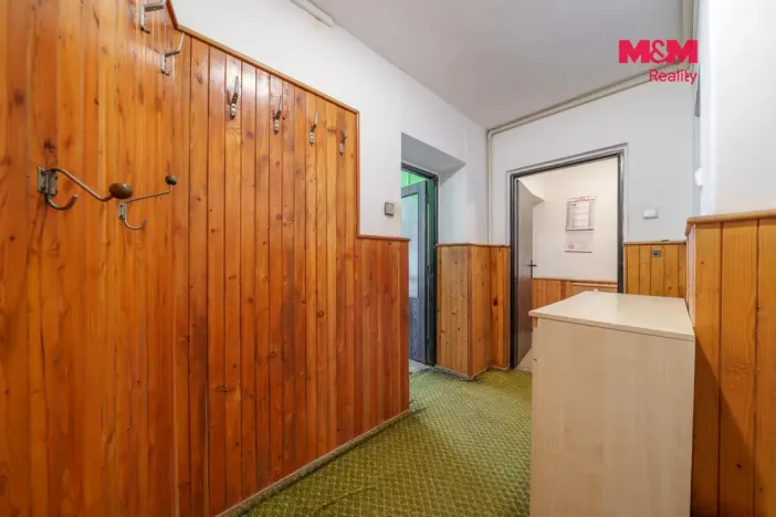 Prodej bytu 3+1, Karlovy Vary, Svahová, 97 m2