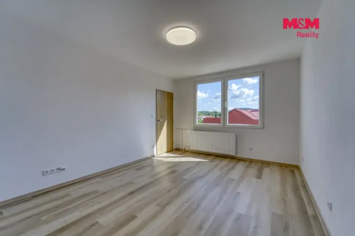 Pronájem bytu 1+1, Sušice - Sušice II, V Drahelinkách, 37 m2