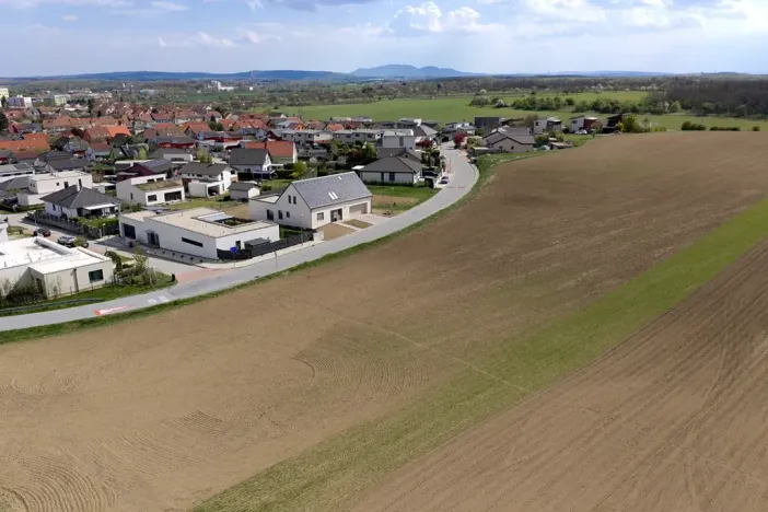 Prodej pozemku pro bydlení, Hrušovany u Brna, Pod Střediskem, 820 m2
