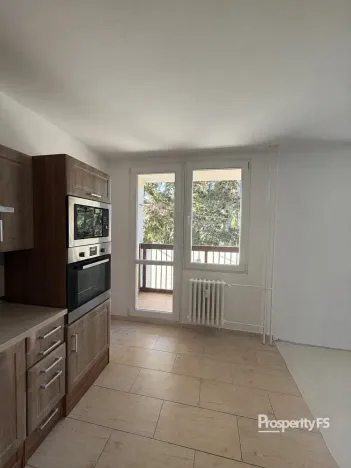 Pronájem bytu 3+1, Slaný, Arbesova, 62 m2