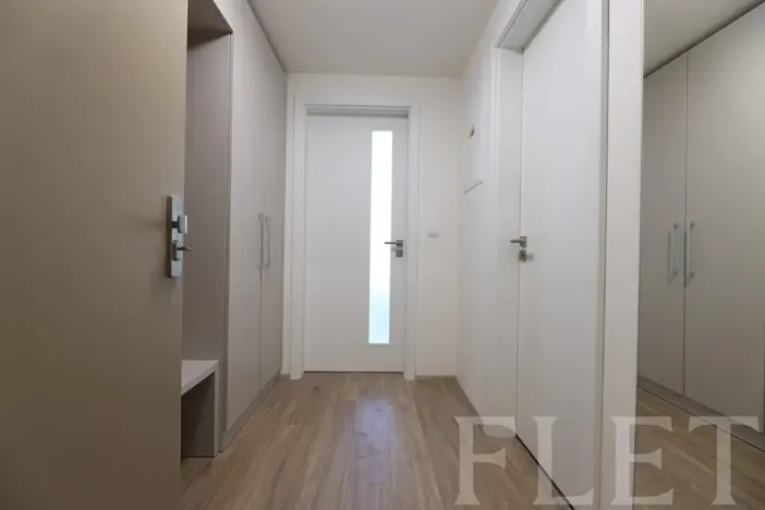 Pronájem bytu 1+kk, Praha - Holešovice, V háji, 30 m2