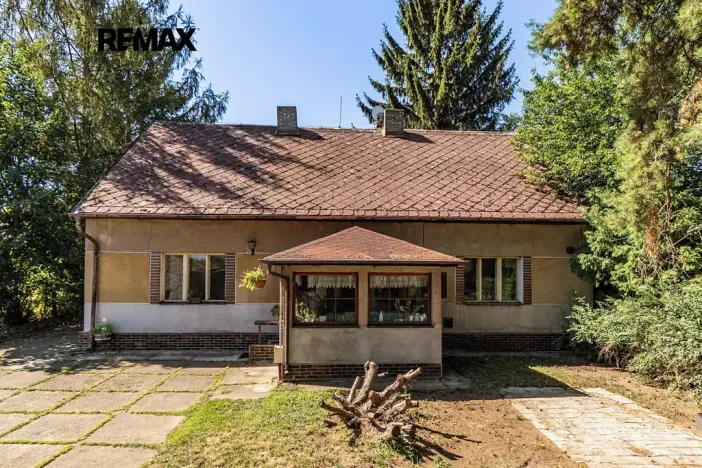 Prodej vícegeneračního domu, Praha - Pitkovice, Žampiónová, 200 m2
