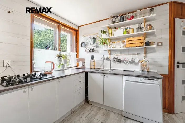 Prodej vícegeneračního domu, Praha - Pitkovice, Žampiónová, 200 m2