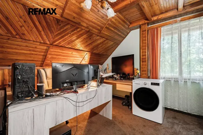 Prodej vícegeneračního domu, Praha - Pitkovice, Žampiónová, 200 m2