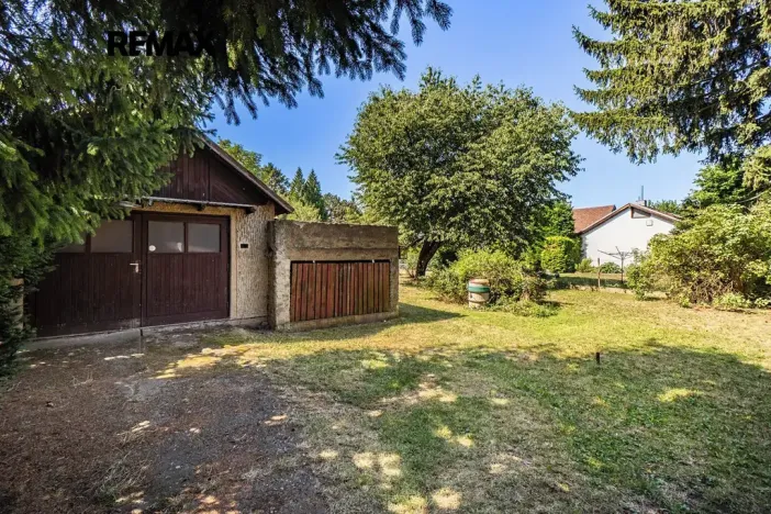 Prodej vícegeneračního domu, Praha - Pitkovice, Žampiónová, 200 m2