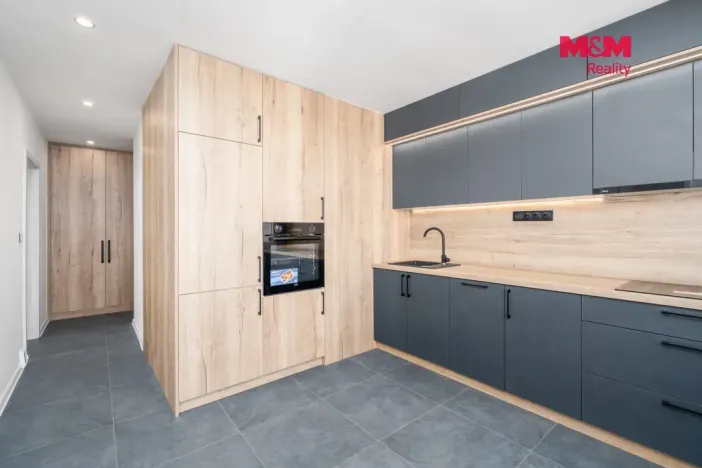 Pronájem bytu 3+kk, Chomutov, Vítězslava Nezvala, 49 m2