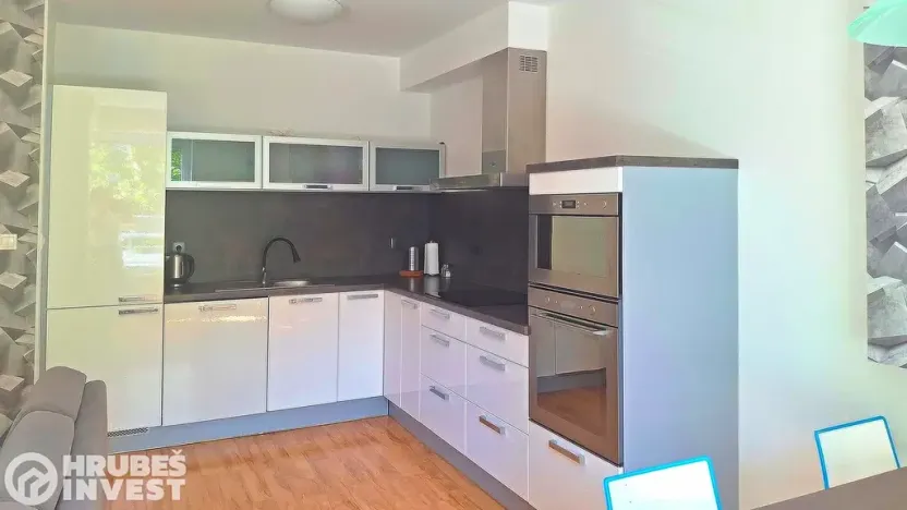Pronájem bytu 2+kk, Hradec Králové, Rybova, 55 m2