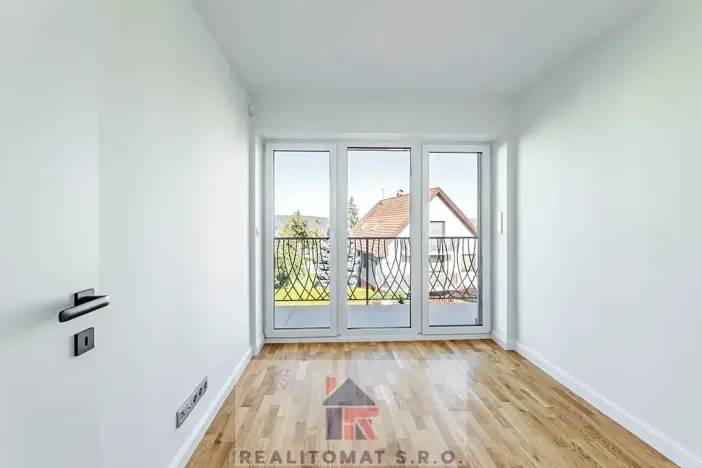 Pronájem kanceláře, Praha - Komořany, Pod lesem, 770 m2