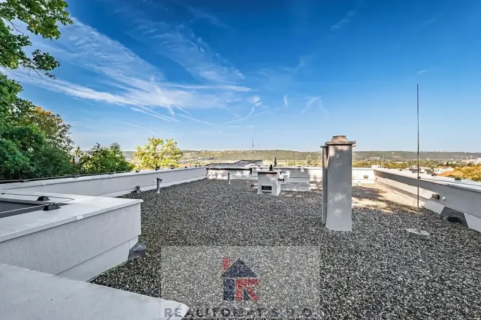 Pronájem vily, Praha - Komořany, Pod lesem, 770 m2