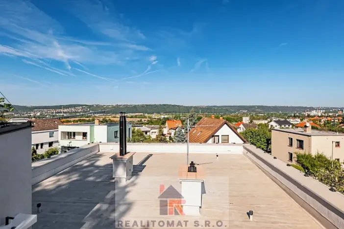 Pronájem vily, Praha - Komořany, Pod lesem, 770 m2