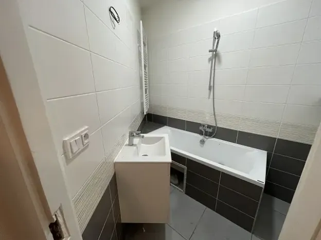 Pronájem bytu 3+kk, Praha, Bubenečská, 80 m2