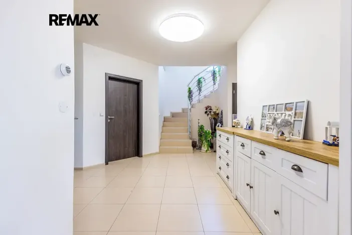 Prodej rodinného domu, Hradečno, 228 m2
