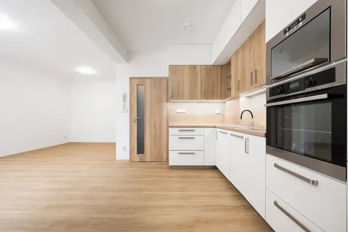 Pronájem bytu 1+kk, Brno, Jílkova, 38 m2
