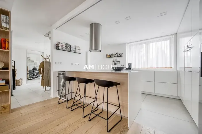 Pronájem rodinného domu, Praha - Dejvice, Evropská, 220 m2