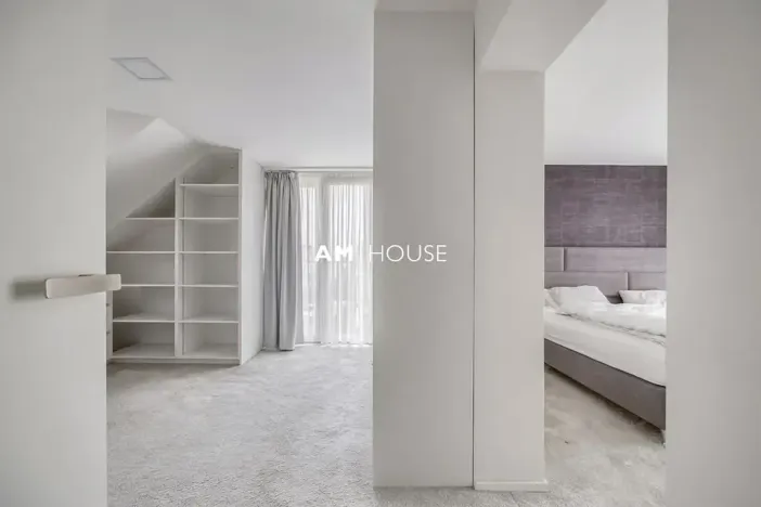 Pronájem rodinného domu, Praha - Dejvice, Evropská, 220 m2