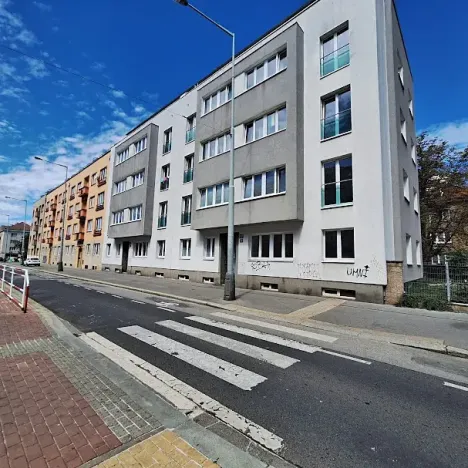 Pronájem bytu 1+kk, Praha - Strašnice, Černokostelecká, 33 m2